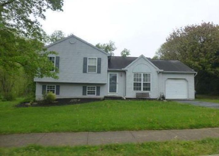 545 CROSSING WAY, Manchester, PA 17345