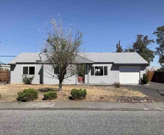 1221 Mitchell Ave, Moses Lake, WA 98837