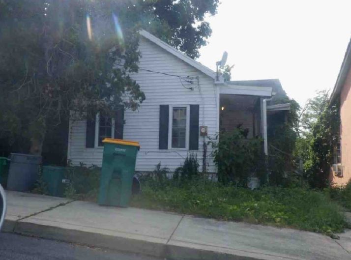 215 WAYNE AVE, Waynesboro, PA 17268