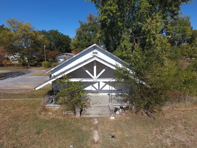 9335 OGDEN LANDING RD, West Paducah, KY 42086