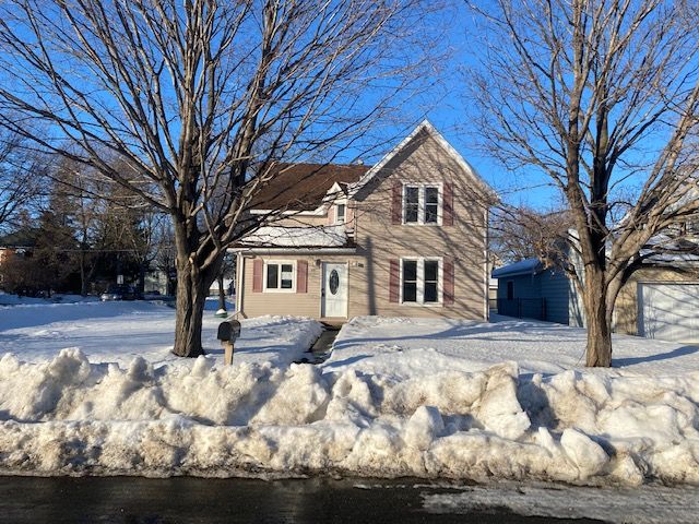 401 E Adams St, Arlington, MN 55307