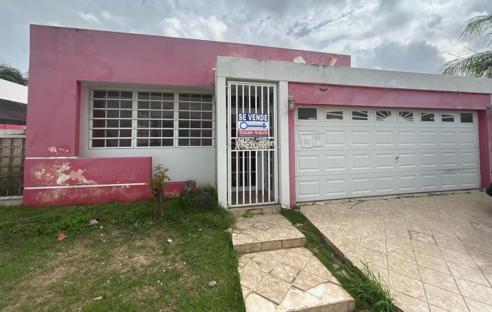 348 Alora St, Vega Baja, PR 00694