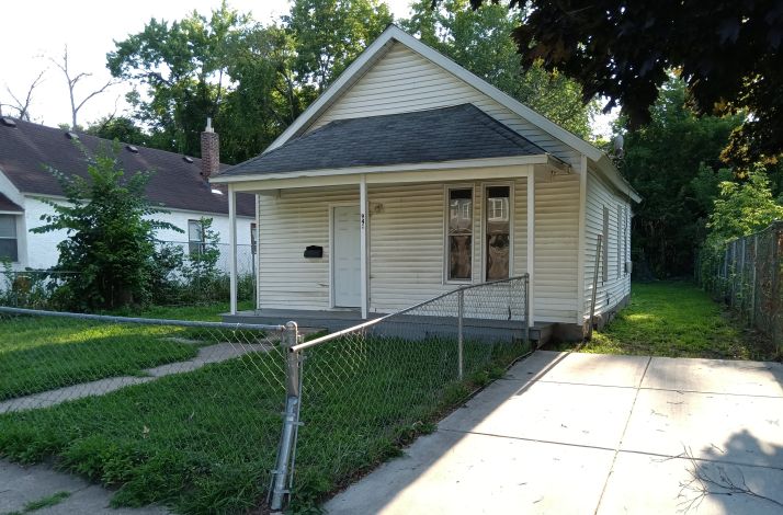 943 Desoto St, Saint Paul, MN 55130