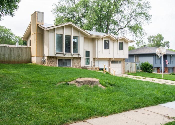 15329 W ST, Omaha, NE 68137