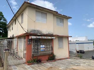 J-10 4 Street, Bayamon, PR 00959