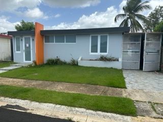 E2 5 Street, Toa Baja, PR 00949