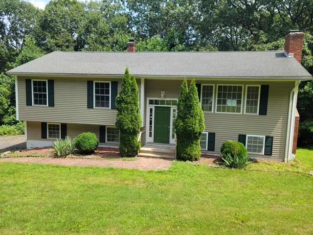 122 Northrop Road, Bethany, CT 06524