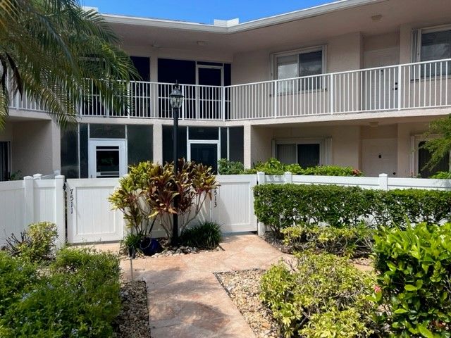 7513 Trent Dr, Fort Lauderdale, FL 33321