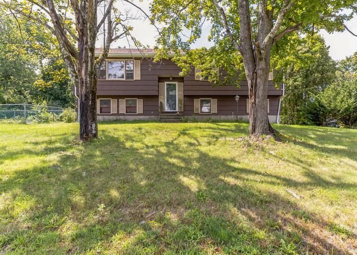 25 JONES DR, Beacon Falls, CT 06403