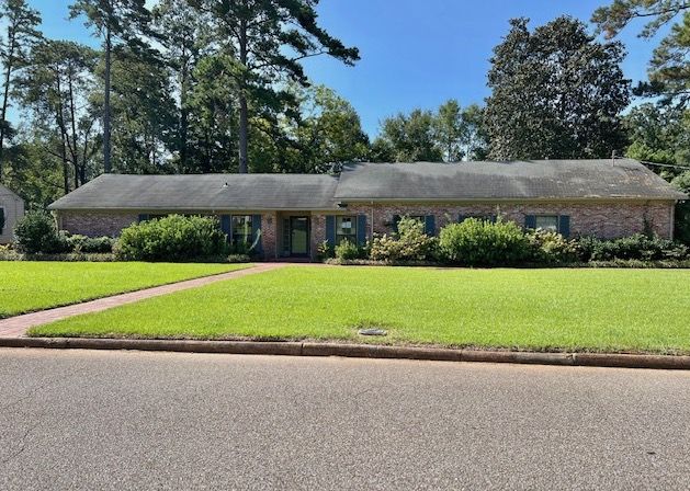 229 Country Club Dr, Greenville, AL 36037