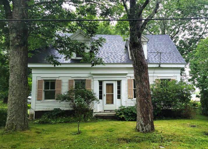 510 S Deer Isle Rd, Deer Isle, ME 04627