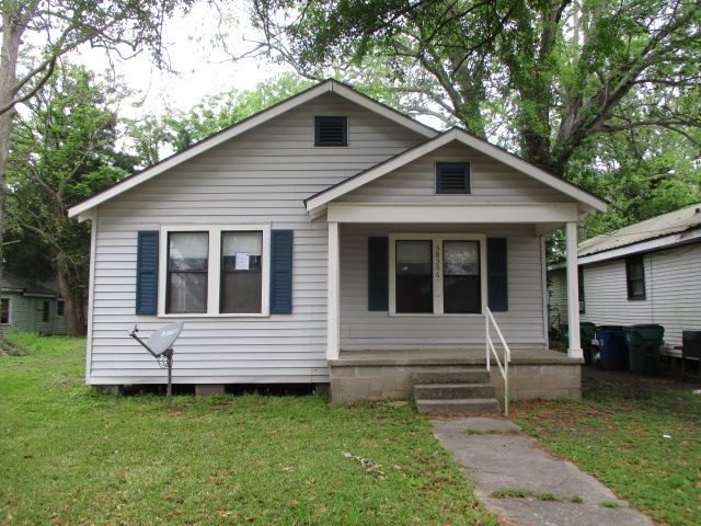 58386 Plaquemine St, Plaquemine, LA 70764