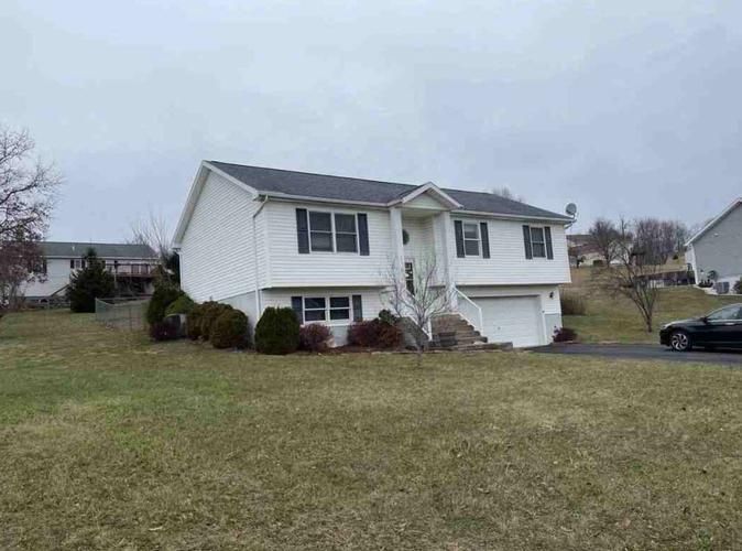 573 MADISON DR, Smithfield, PA 15478