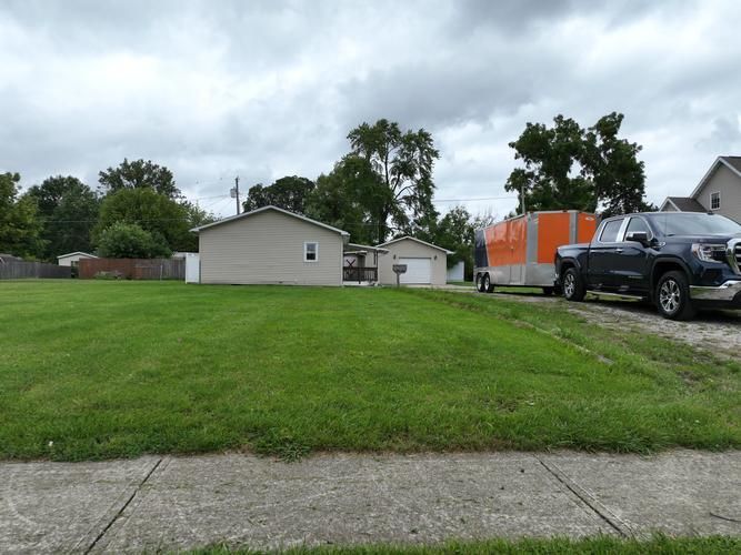 318 W MILL ST, Shelburn, IN 47879