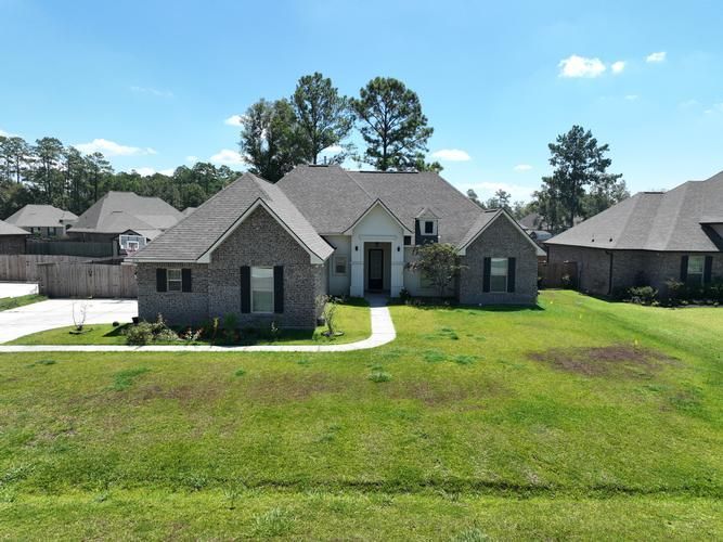 815 LEE DR, Ponchatoula, LA 70454