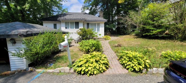 56 Upper Rainbow Trl, Denville, NJ 07834