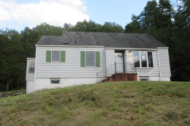 51 Sunset Lake Rd, Blairstown, NJ 07825