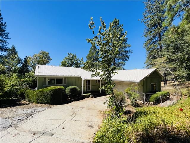 357 Hughes Rd, Grass Valley, CA 95945