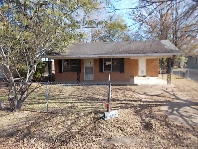 107 College St, Itta Bena, MS 38941