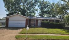 2498 Darlyn Dr Fenton, MO 63026