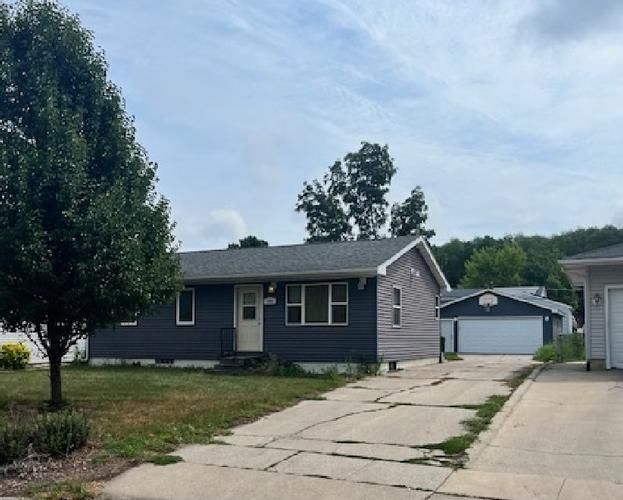 1522 LONGFELLOW AVE, Waterloo, IA 50703