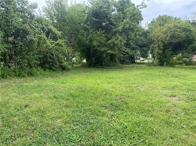 303 HUNTER STREET, Charleston, MO 63834