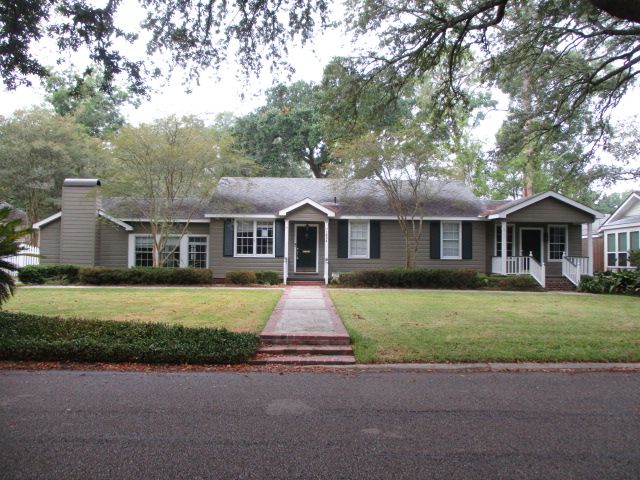 1624 Country Club Dr, Baton Rouge, LA 70808