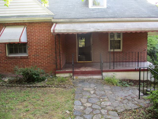 525 36th St, Roanoke, VA 24017