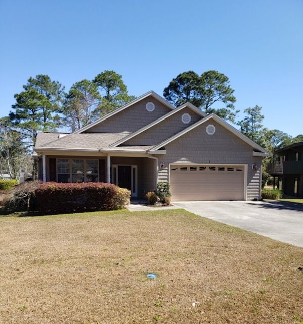 1 W Pine Ct, Calabash, NC 28467