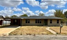 446 S Wilson Ave Giddings, TX 78942