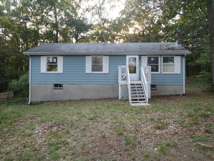 5 William Ln, Clinton, CT 06413