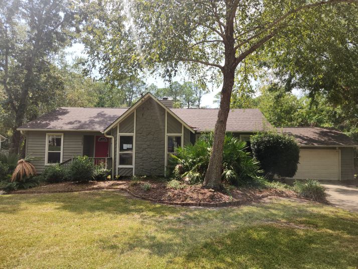 1925 Winwood Dr, Gautier, MS 39553