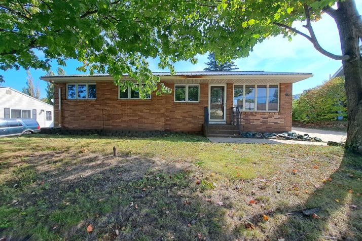 86 Vermillion Dr, Virginia, MN 55792
