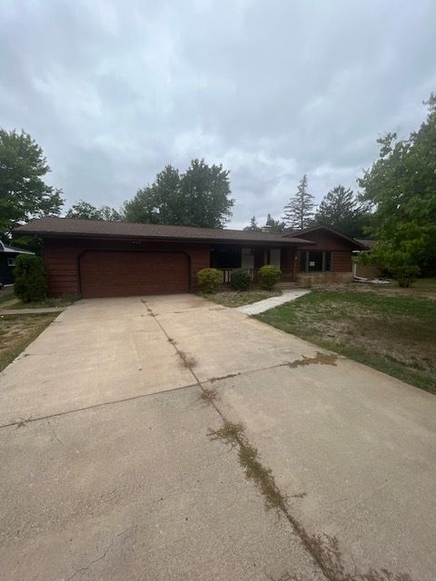 2215 10th Ave S, Saint Cloud, MN 56301