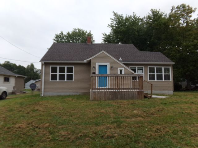 1060 S Ellsworth Ave, Marshall, MO 65340