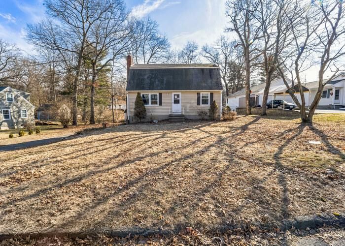 29 CEDAR LN, Westfield, MA 01085