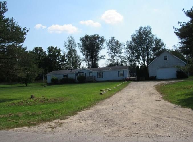 4536 L DR S, East Leroy, MI 49051