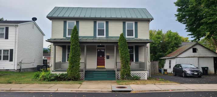 214 E Queen St, Strasburg, VA 22657