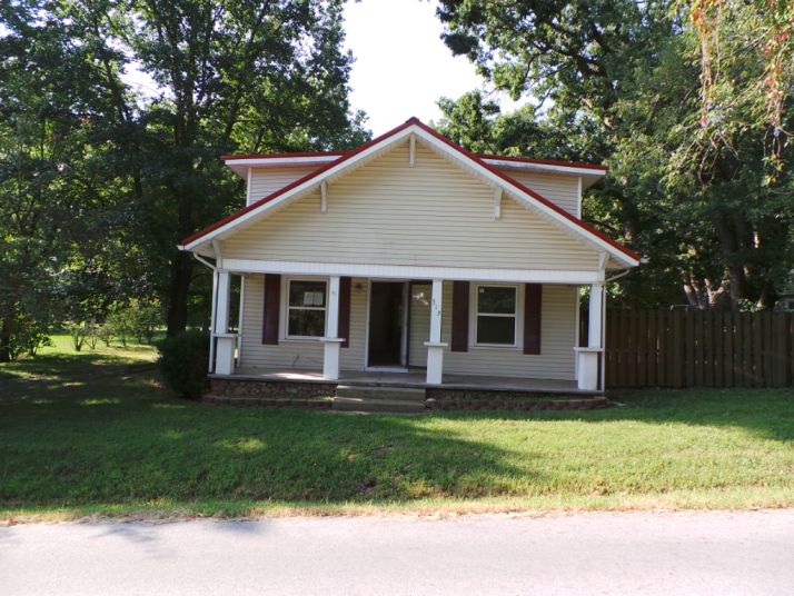 313 Gooch Rd, Neosho, MO 64850