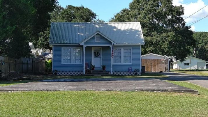 3009 CHITIMACHA TRL, Charenton, LA 70523