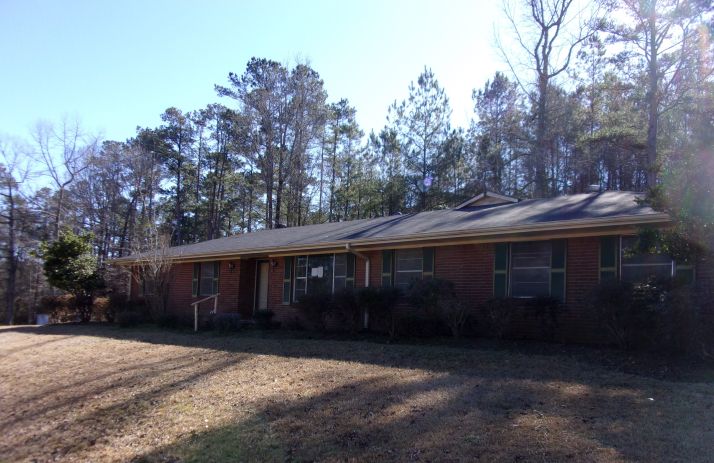 1681 Magnolia Dr, Monticello, MS 39654