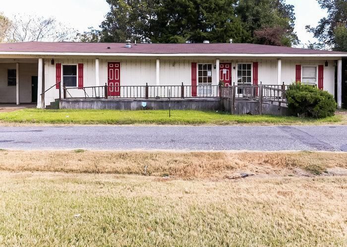 141 WORTHINGTON AVE, Rolling Fork, MS 39159