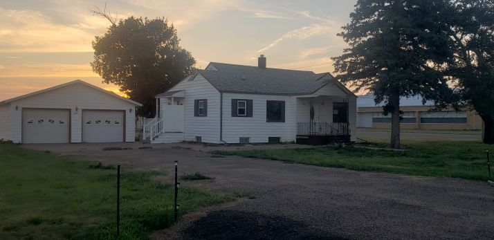 301 S Main St, Park, KS 67751