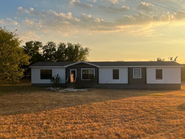 835 Derek Road, Eddy, TX 76524