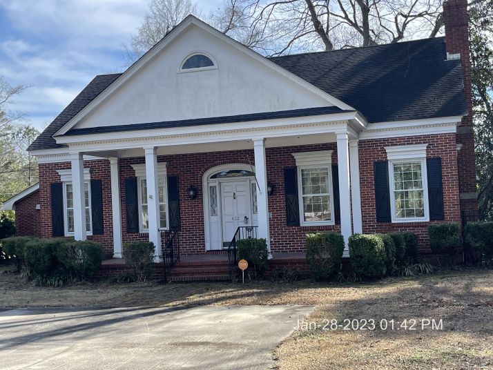 402 W Byrd St, Timmonsville, SC 29161