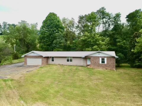 3679 High Point Rd, Castlewood, VA 24224