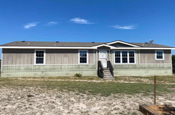 170 Polzin Ranch Rd, George West, TX 78022