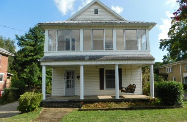 504 Main St, Narrows, VA 24124