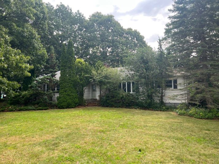 18250 County Road, Cutchogue, NY 11935