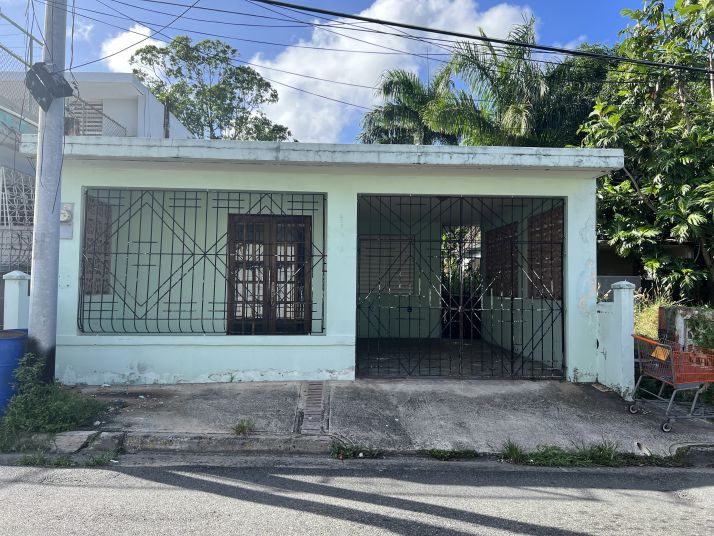 13 Delicias Street, Bayamon, PR 00959